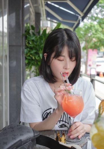 一个人看的免费视频www_DVD最新电影在线观看